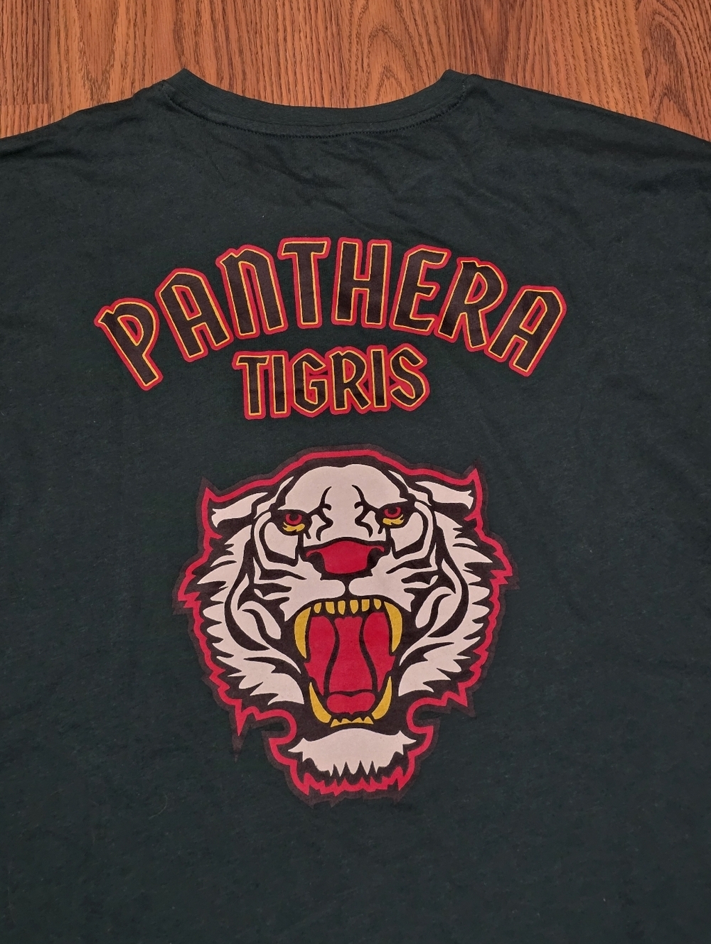 Panthera Tigris Men’s XL NWT Green Graphic Tiger T-Shirt Streetwear Red White - Picture 6 of 6